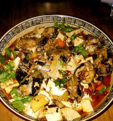 咸鱼炖豆腐怎么做？步骤和技巧有哪些？