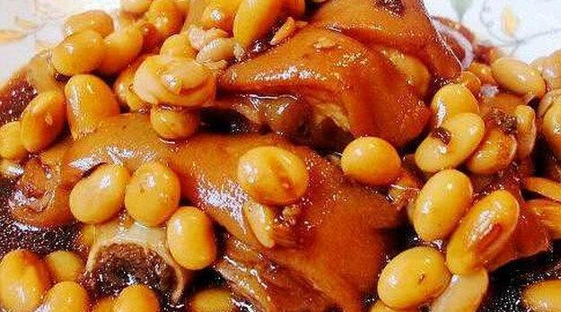 咸鸭腿炖黄豆怎么做？步骤和技巧有哪些？