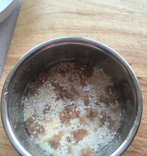 咸鸭蛋蒸什锦米饭怎么做？步骤和技巧有哪些？