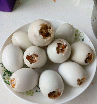 咸鸭蛋糯米饭怎么做？步骤和技巧有哪些？