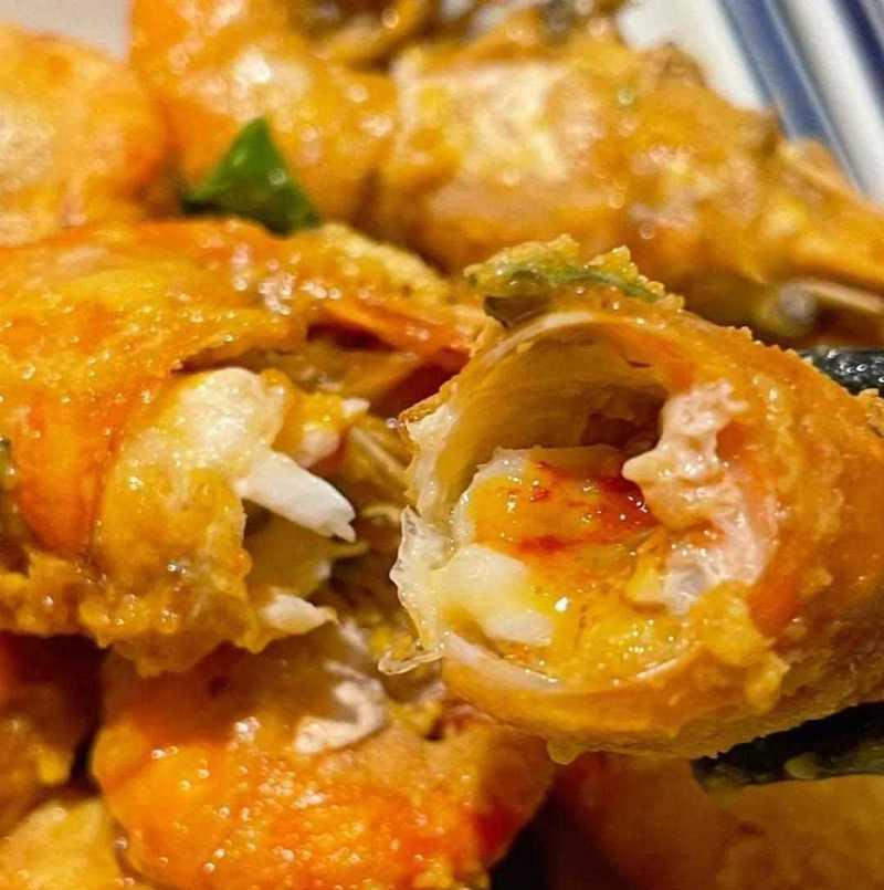 咸鸭蛋黄炒青虾怎么做？步骤和技巧有哪些？