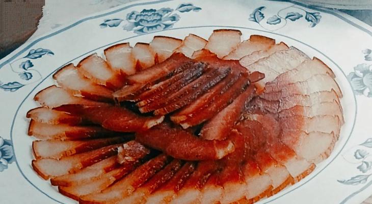 咸虾酱蒸猪肉怎么做？步骤和技巧有哪些？