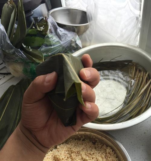 咸肉粽的做法是什么？如何在家自制美味的咸肉粽？