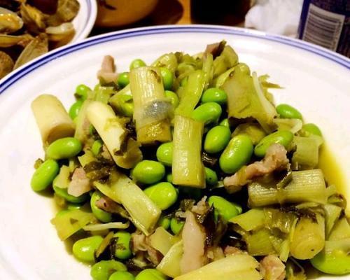 咸肉蒸毛豆子怎么做？步骤和技巧是什么？