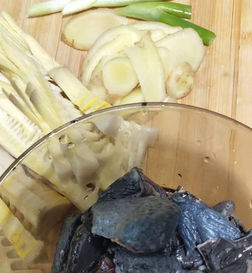 咸肉蒸黄泥拱怎么做？步骤和技巧有哪些？