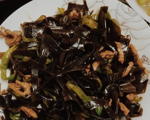 咸肉片炒海带怎么做？步骤和技巧有哪些？