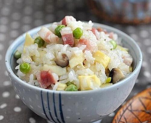 咸肉糯米饭怎么做？步骤和技巧有哪些？