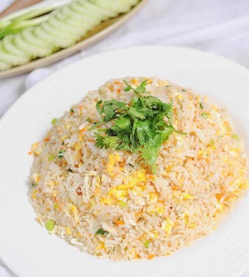 咸肉鸡蛋炒饭怎么做？步骤和技巧有哪些？