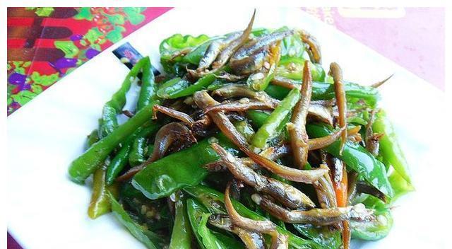 咸豆角炒鱿鱼丝怎么做？步骤和技巧有哪些？