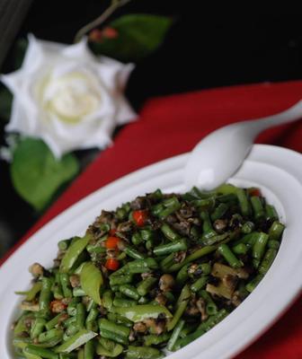 咸豆角炒鸭杂怎么做？步骤和技巧是什么？