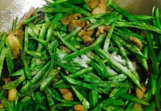 咸豆角炒蛋丝怎么做？步骤和技巧是什么？
