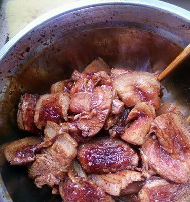 咸蛋蒸肉怎么做？步骤和技巧有哪些？