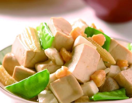 咸蛋烧豆腐怎么做？步骤和技巧有哪些？