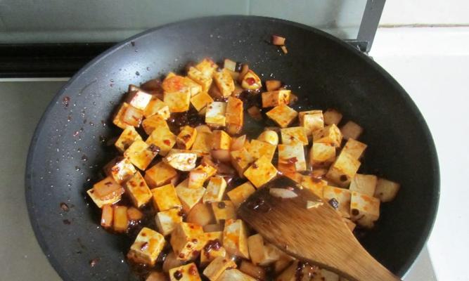 咸蛋肉末臭豆腐怎么做？详细步骤和技巧是什么？