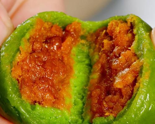 咸蛋黄蒸糯米肉怎么做？步骤和技巧有哪些？