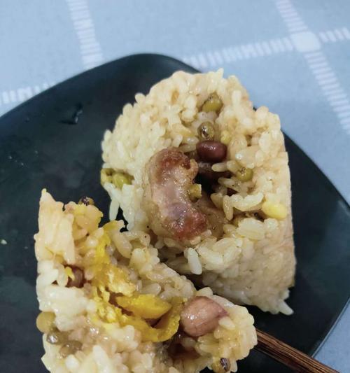 咸蛋黄蒸糯米肉怎么做？步骤和技巧有哪些？