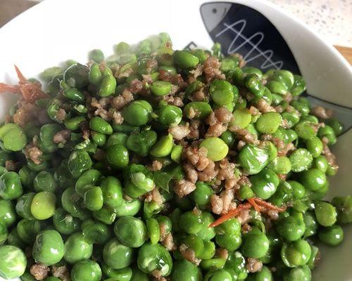 咸蛋黄焗豌豆怎么做？步骤和技巧有哪些？