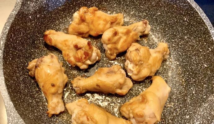 咸蛋黄焗鸡翅怎么做？步骤和技巧有哪些？