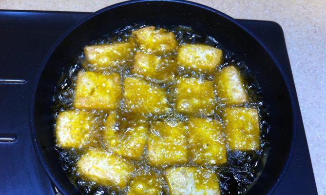 咸蛋黄豆腐怎么做？步骤和技巧有哪些？