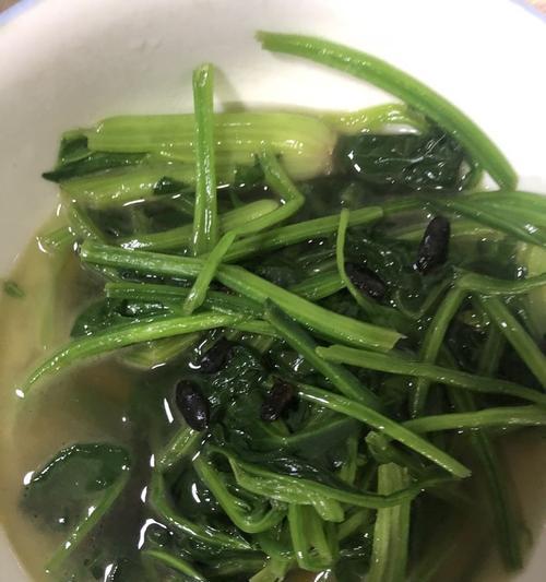 咸蛋黄炒菠菜怎么做？步骤和技巧是什么？