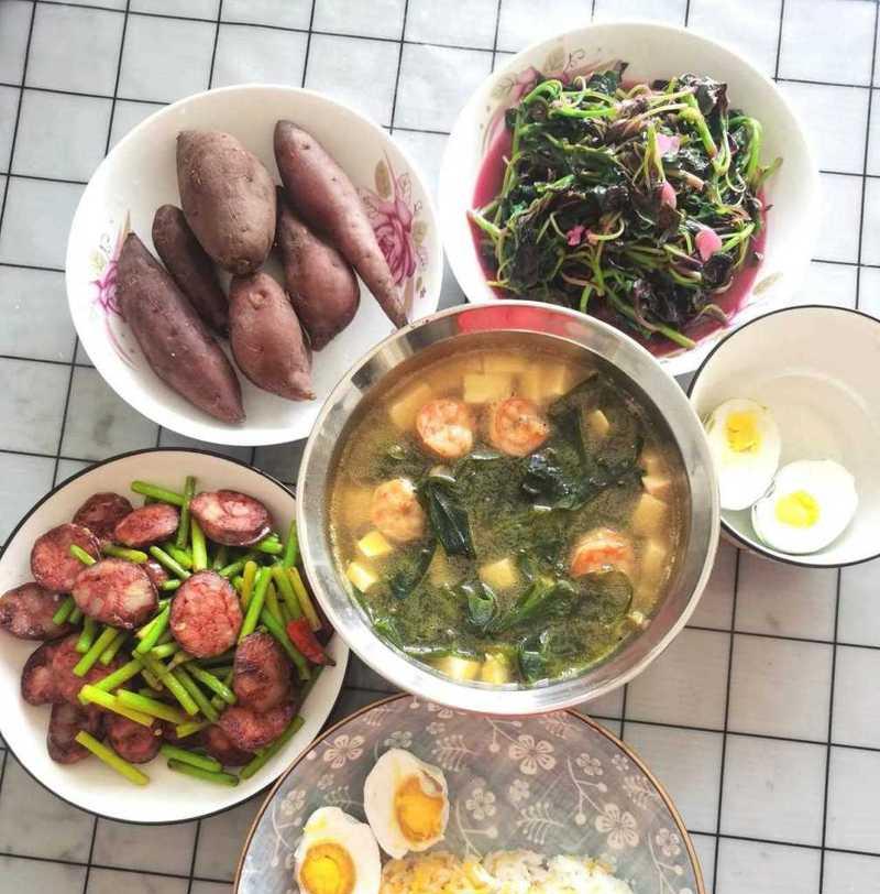 咸菜咸鸭蛋海带剩饭粥怎么做？步骤和技巧是什么？