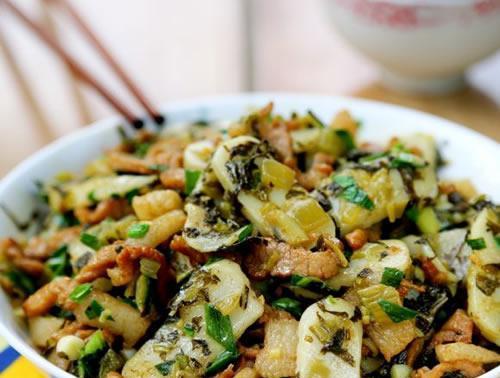咸菜肉丝蘑菇年糕汤怎么做？步骤和技巧是什么？