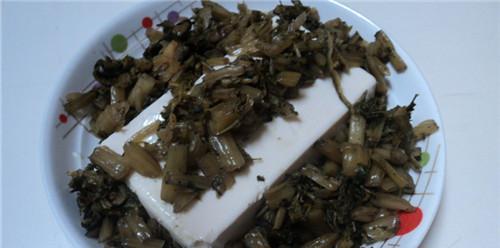 咸菜溜肥肠怎么做？步骤和技巧有哪些？