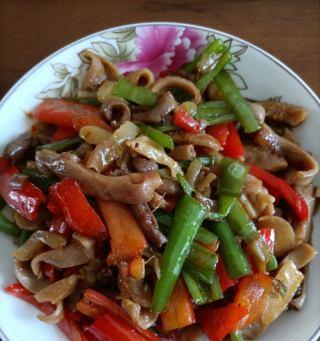咸菜炒猪肚怎么做？步骤和技巧有哪些？