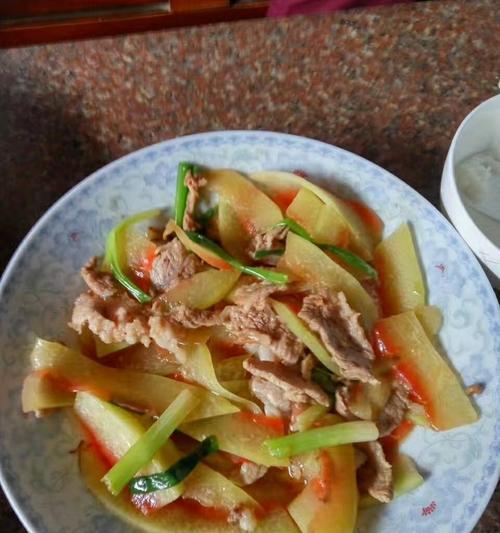 鲜榨西瓜皮怎么做？有哪些健康益处？