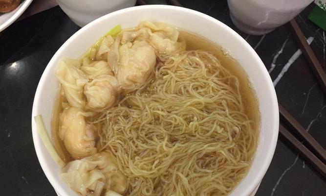 鲜虾云吞面怎么做？详细步骤和技巧是什么？