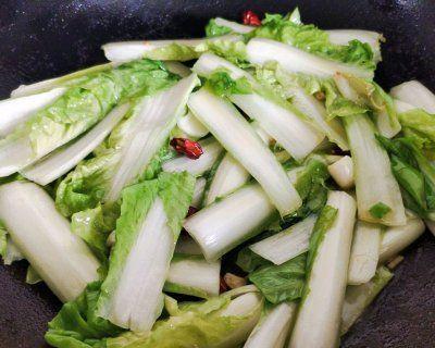蒜香木耳小白菜怎么做？有哪些步骤和技巧？