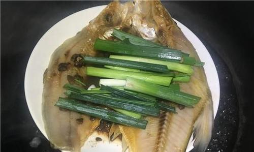 蒸咸鱼怎么做才好吃？步骤和技巧是什么？