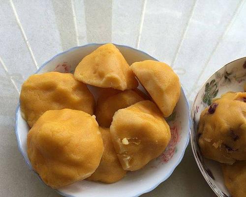 窝头夹辣子肉丁怎么做？详细步骤和技巧是什么？