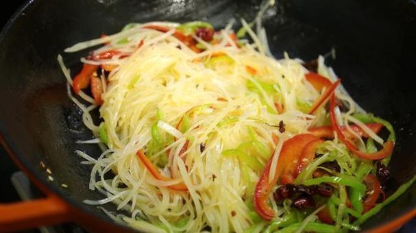 酸辣土豆丝怎么做？步骤详解和常见问题解答？