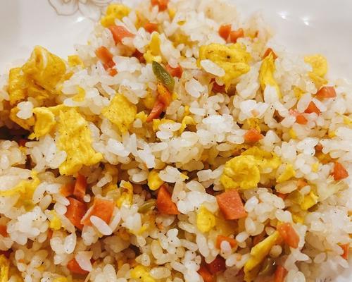 榨菜鱼丸炒饭怎么做？步骤和技巧有哪些？
