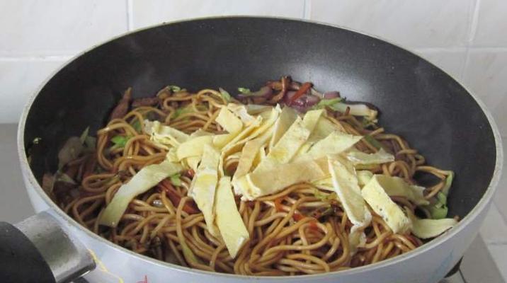 肉丝拌杂蔬的做法是什么？如何快速做出美味的肉丝拌杂蔬？