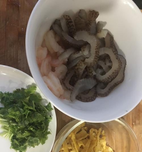 珍选捞汁海参的做法是什么？如何在家轻松制作？