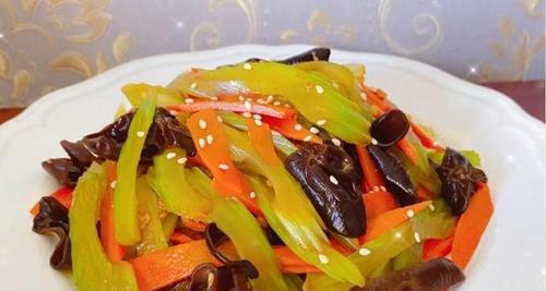 莴笋木耳炒大虾怎么做？步骤和技巧有哪些？