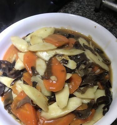 清炒木耳山药怎么做？步骤和技巧有哪些？