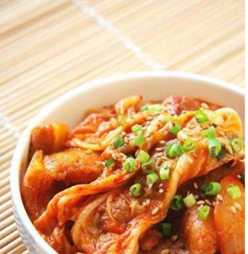 北京特色菜泡菜炒肉末的做法是什么？如何在家轻松制作？