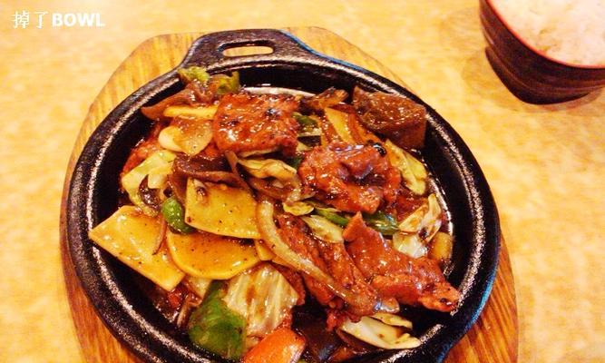 铁板烧牛肉怎么做才好吃？详细步骤和技巧是什么？