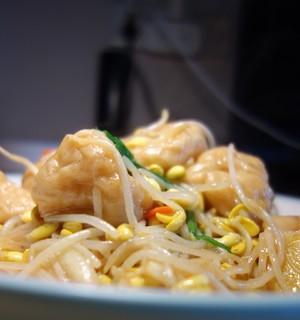 肉烧黄豆芽怎么做？步骤和技巧有哪些？
