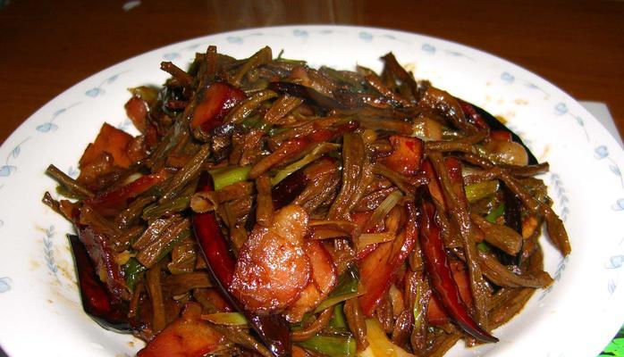 长豆角炒腊肉怎么做？步骤和技巧有哪些？