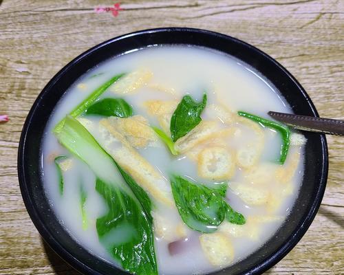 白果老鸭汤怎么做？有哪些步骤和技巧？
