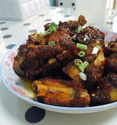 奥尔良风味排骨怎么做？有哪些步骤和技巧？