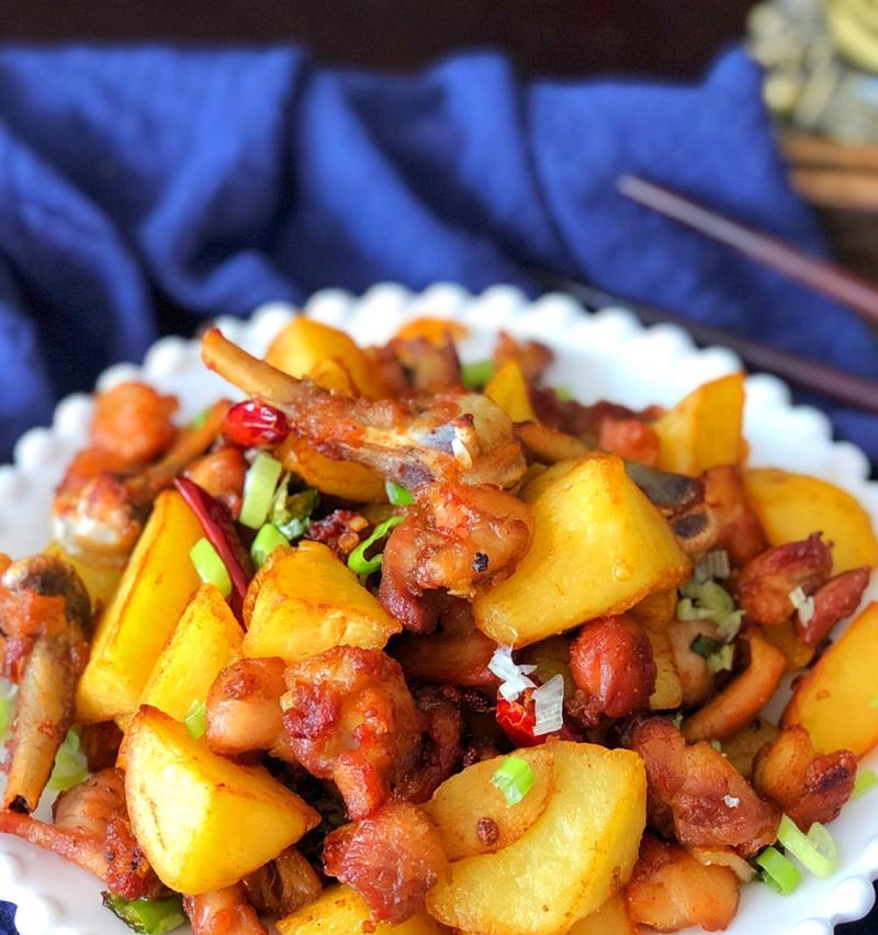 土豆炖鸡肉的做法是什么？如何让鸡肉更加入味？