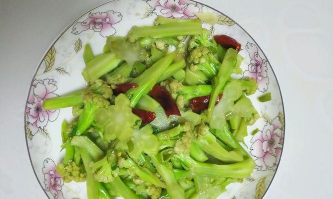 蒜蓉油炒菜花怎么做？步骤和技巧有哪些？