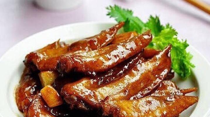 青椒炒鸡翅尖的做法是什么？步骤详解如何做？