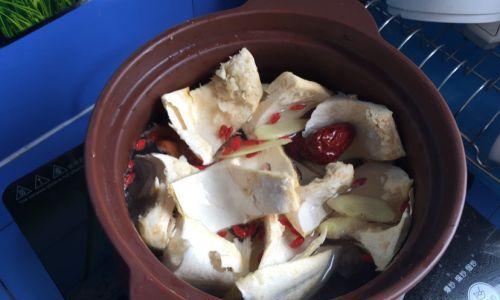 肉酱菜头排骨汤怎么做？有哪些步骤和技巧？