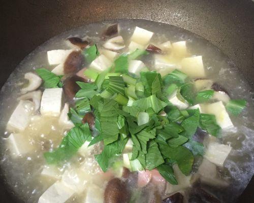特色豆腐汤怎么做？有哪些步骤和技巧？